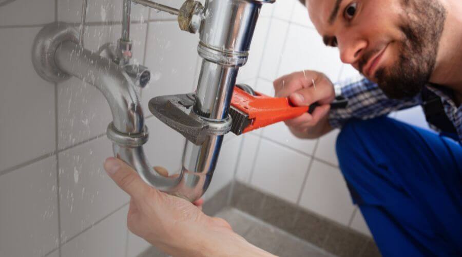 Professional same day plumber services in Warrensburg, IL